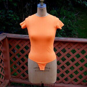 NWT size L SKIMS Essential T-Shirt Bodysuit Orange Highlighter